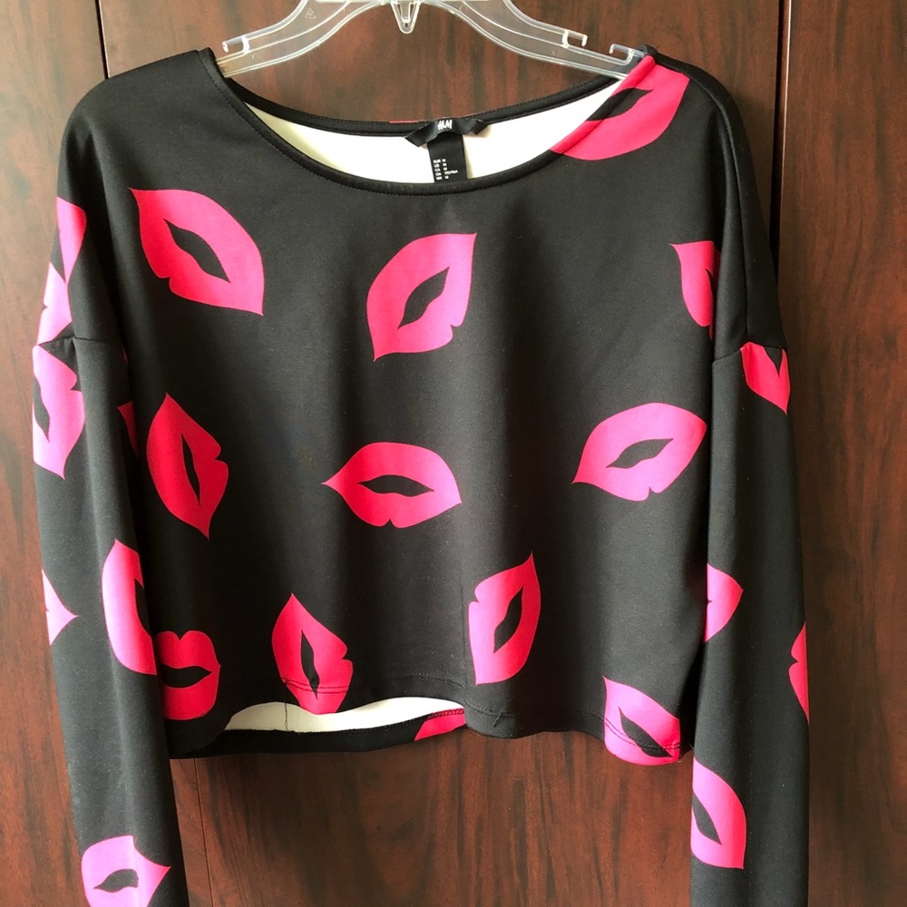 Long sleeve black red kiss print sweater